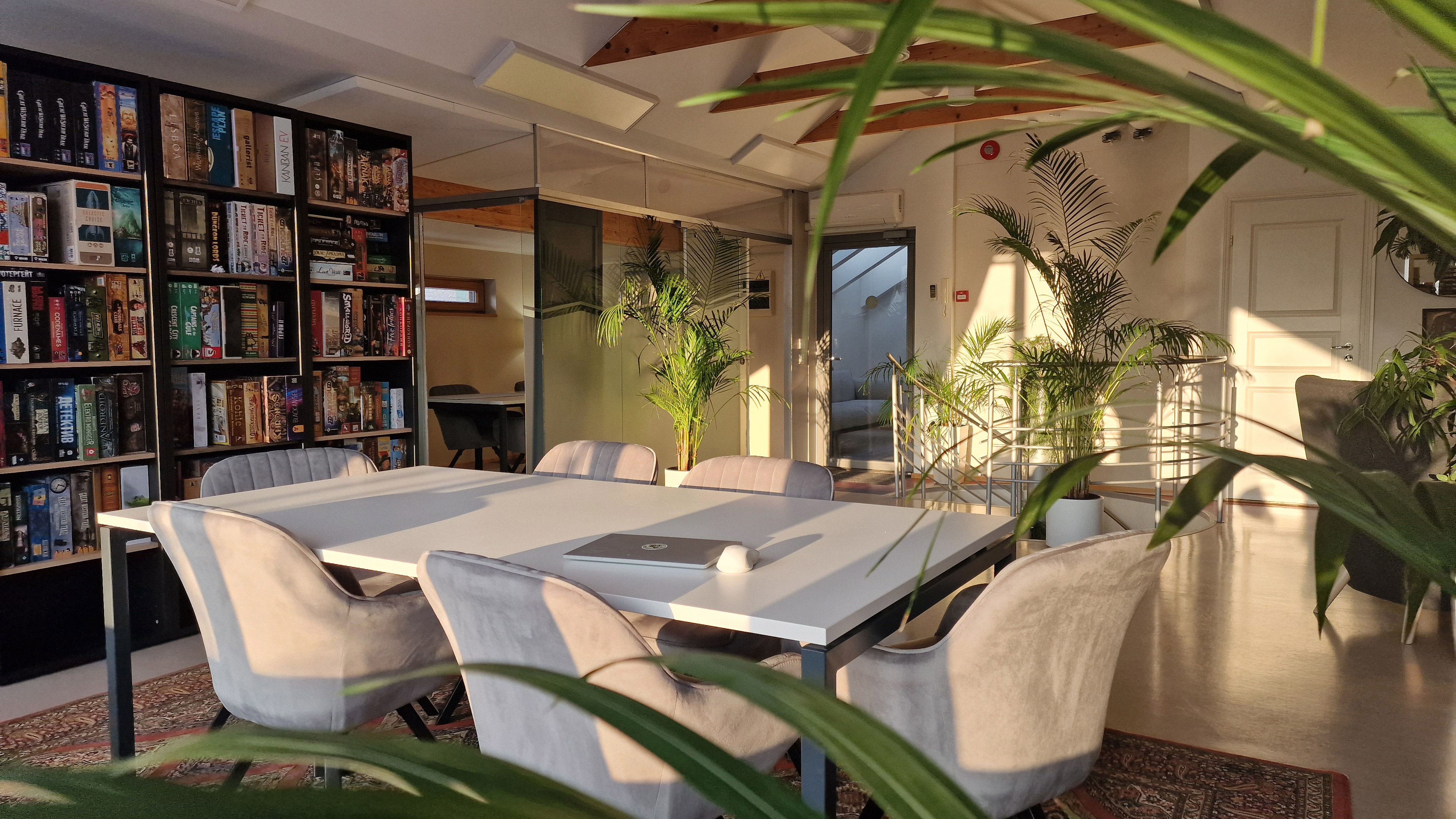 Undercover workspace